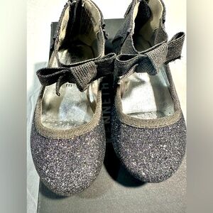 Kenneth Cole pewter toddler flats 5 toddler